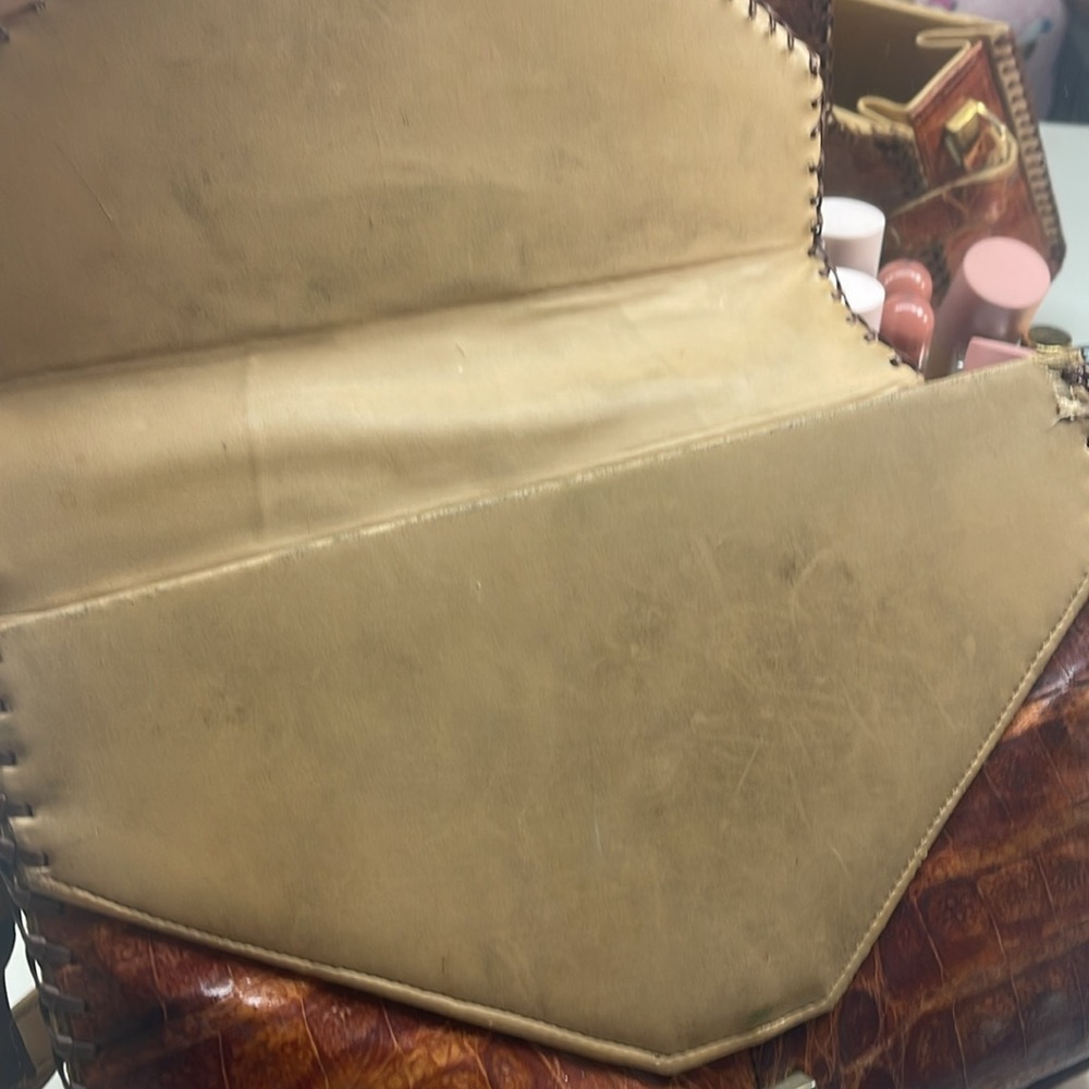Alligator Handbag - Picture 9 of 17